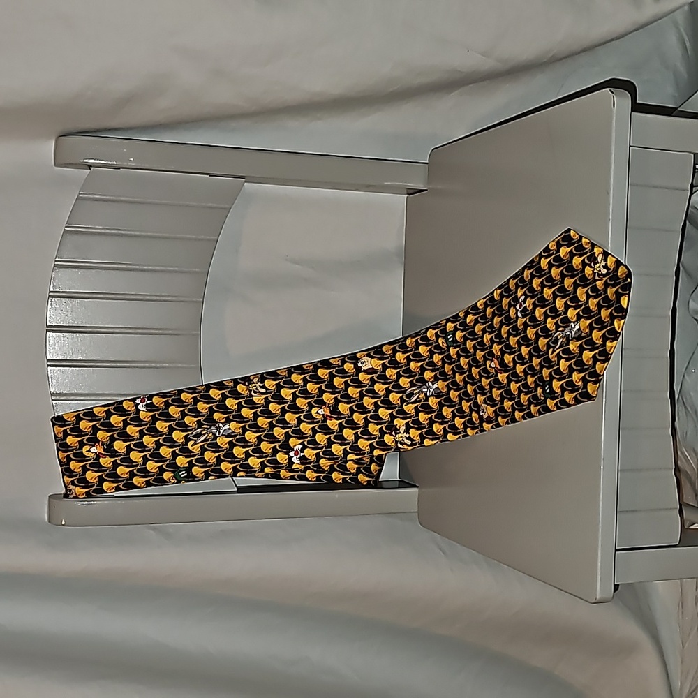 Looney Tunes Mania Tie
